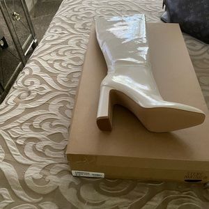 Steve Madden Ambrose patent leather bone boot. Brand new!!